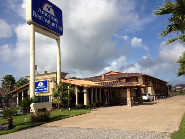 Americas Best Value Inn Angleton Exterior photo