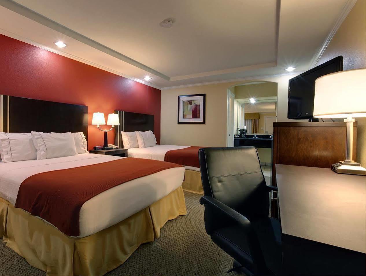 Americas Best Value Inn Angleton Exterior photo