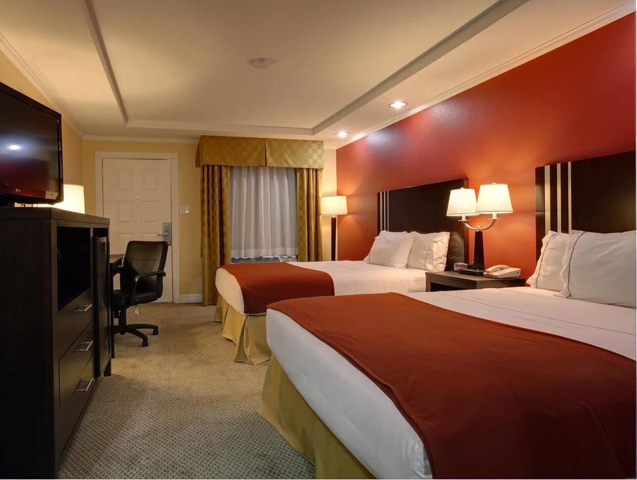 Americas Best Value Inn Angleton Exterior photo